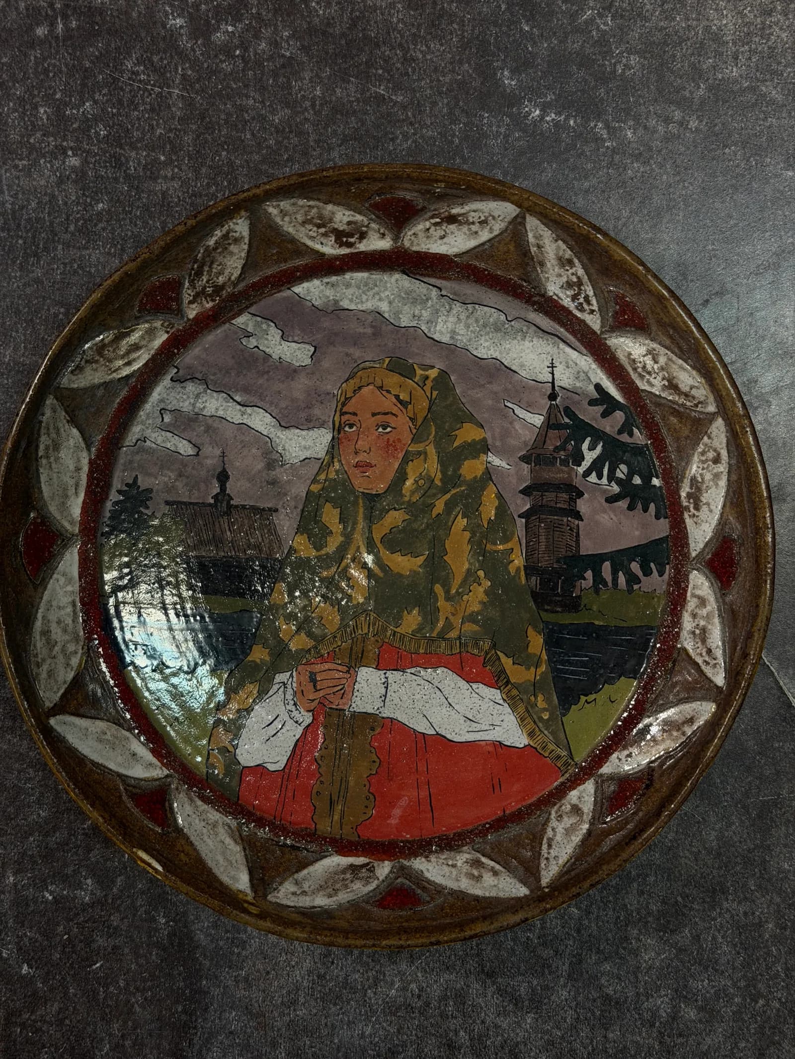 Тарелка с рисунком