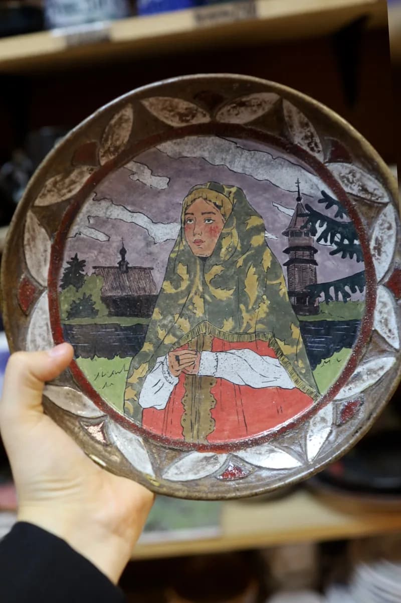 Тарелка с рисунком